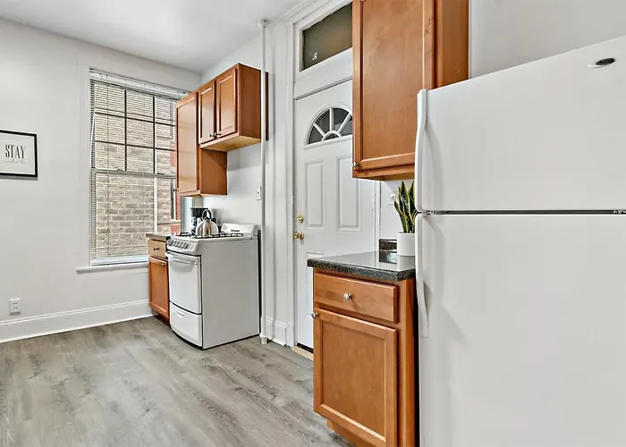 Cool 2br Close To Fun - Grace 2 Apartment Chicago