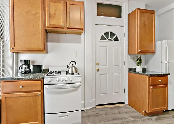 Cool 2br Close To Fun - Grace 2 Apartment *